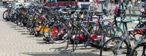 Fahrradparkplatz in der Stadt (Foto: Sternal Media) Fahrradparkplatz in der Stadt